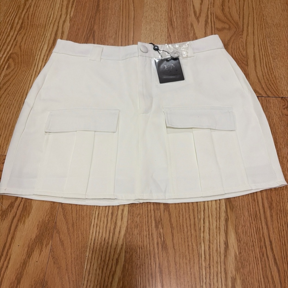 Balboa mini White Skirt with Pockets NWT